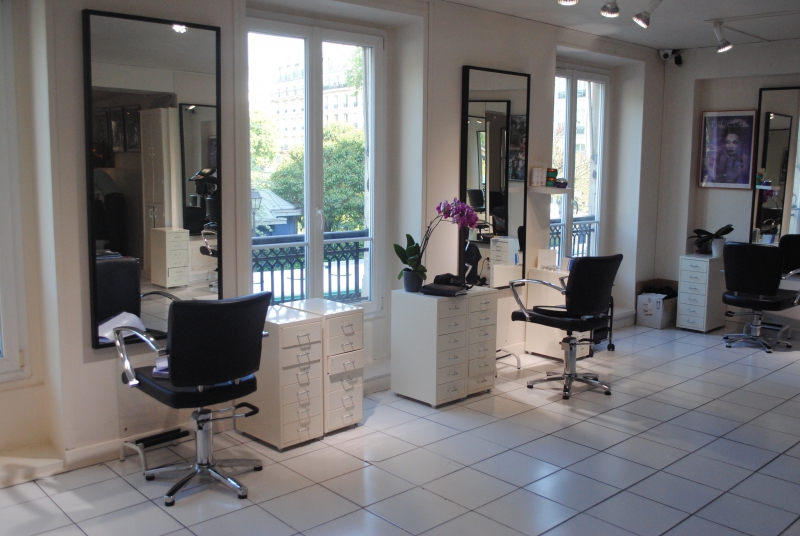 salon-coiffure-CARCES-min_floor-home-office-property-living-room-room-781228-pxhere.com